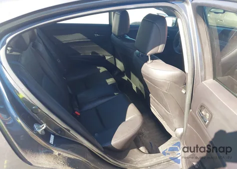 2013 Acura Ilx 2.0L z USA, uszkodzony, nr VIN 19VDE1F53DE010958